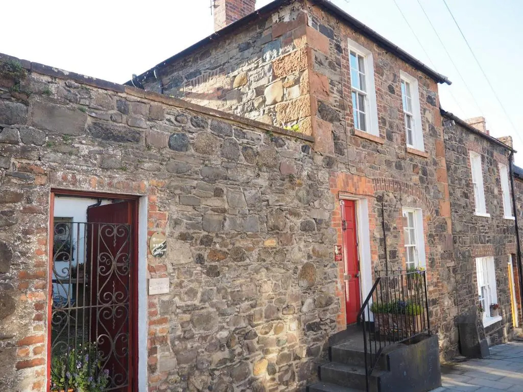 No.33 Coach House