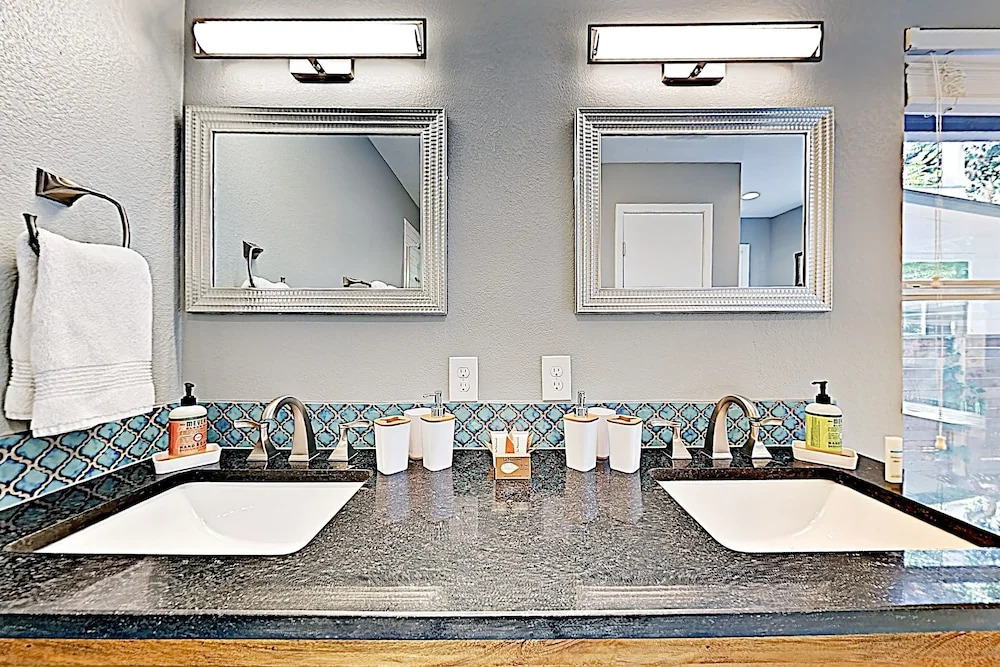1184 Austin - 3 Br Home
