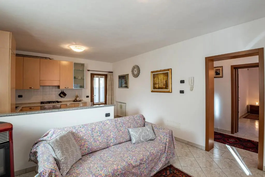 Apartment with garden a few steps from the lake - Larihome A06