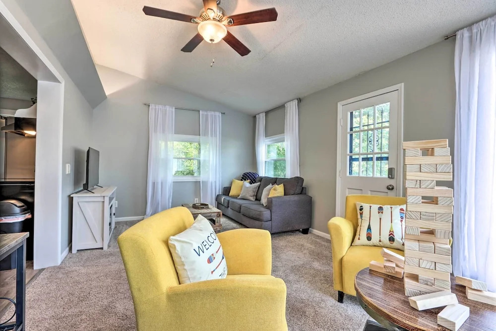 Osage Beach Family Hideaway on No-wake Cove!