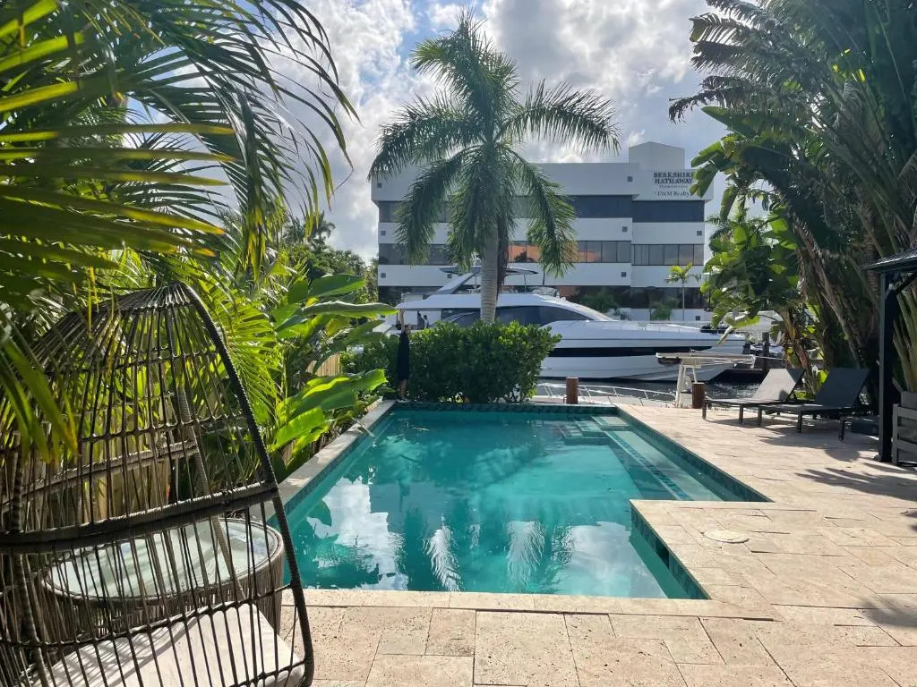 Las Olas Blvd Exclusive Apt With Waterview