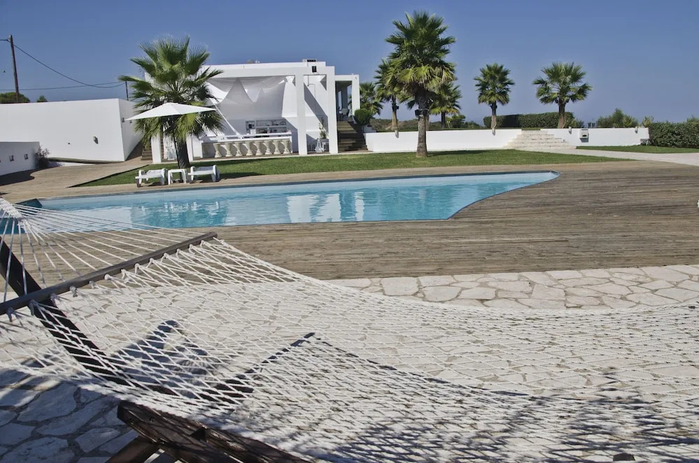 Ktima Reveli Black Suite2-4 Persons