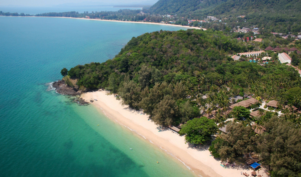Hotel and Beach Bungalow at Lanta Resort