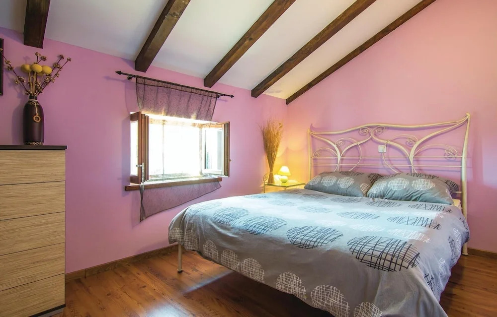 Stunning Home in Porec With Wifi and 2 Bedrooms