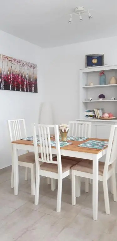 Los Gracioseros Apt 207