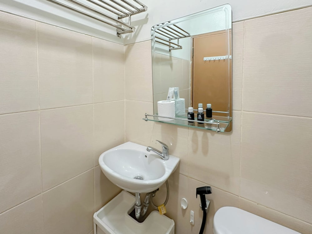 Cozy Living Studio Near Merr At Bale Hinggil Apartment