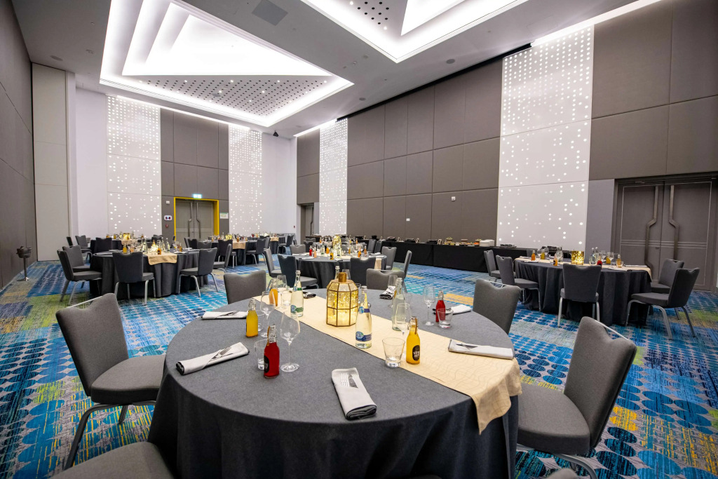 Radisson RED Dubai Silicon Oasis