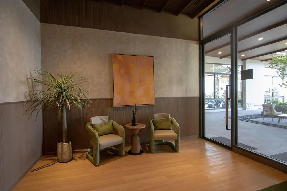 Canvas 12 Cozy 2-bedroom Residence