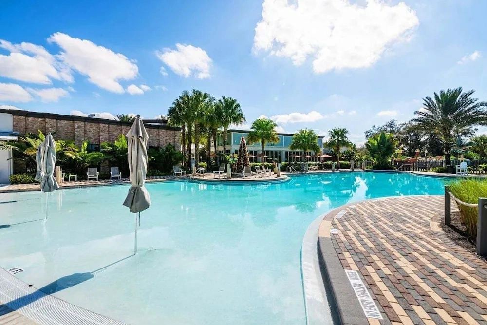 Villa 3 BR, 2.5 BA Sleeps 8