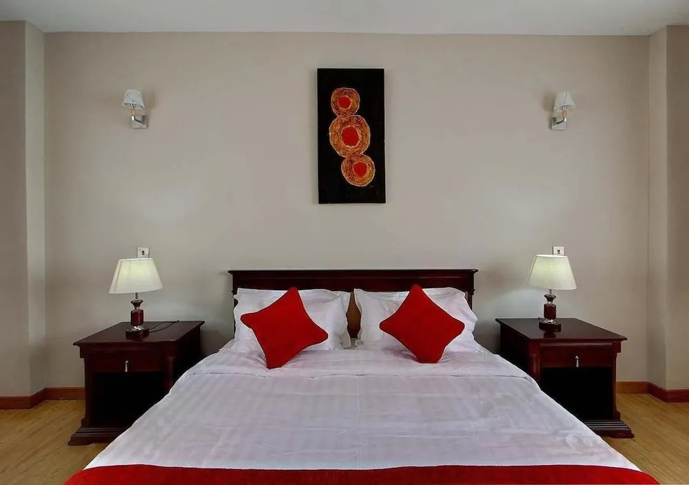 Fenesi Gardens Apartments