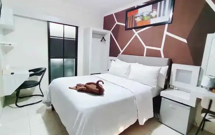 The Rich Hotel