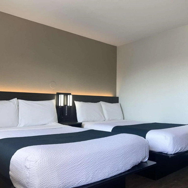 Motel 6-Tulare, CA