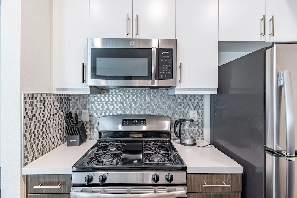 2br Furnished Apartment On Gordon St Hollywood 2 Bedroom Apts by RedAwning