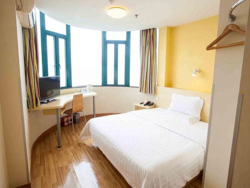7 Days Inn
