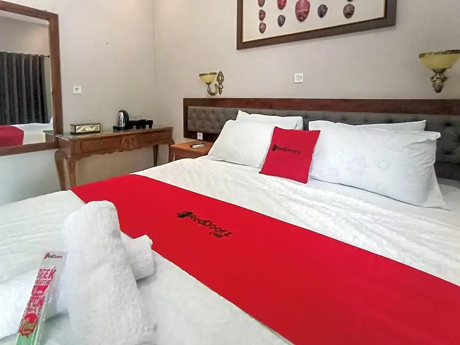 RedDoorz Plus Syariah At Puri Cempaka Prambanan