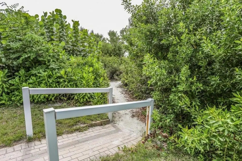 Estero Beach And Tennis 806 B