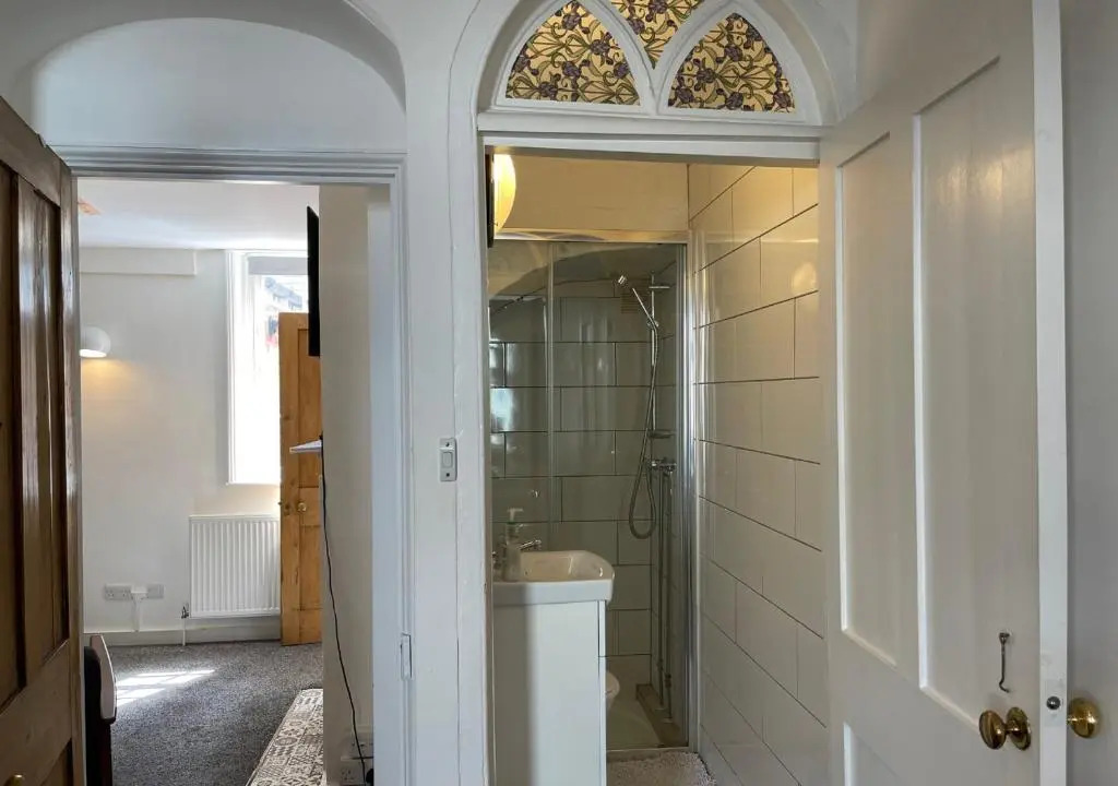 Canterbury 2 bed Holiday Home Sleeps 6 City Centre FREE Parking