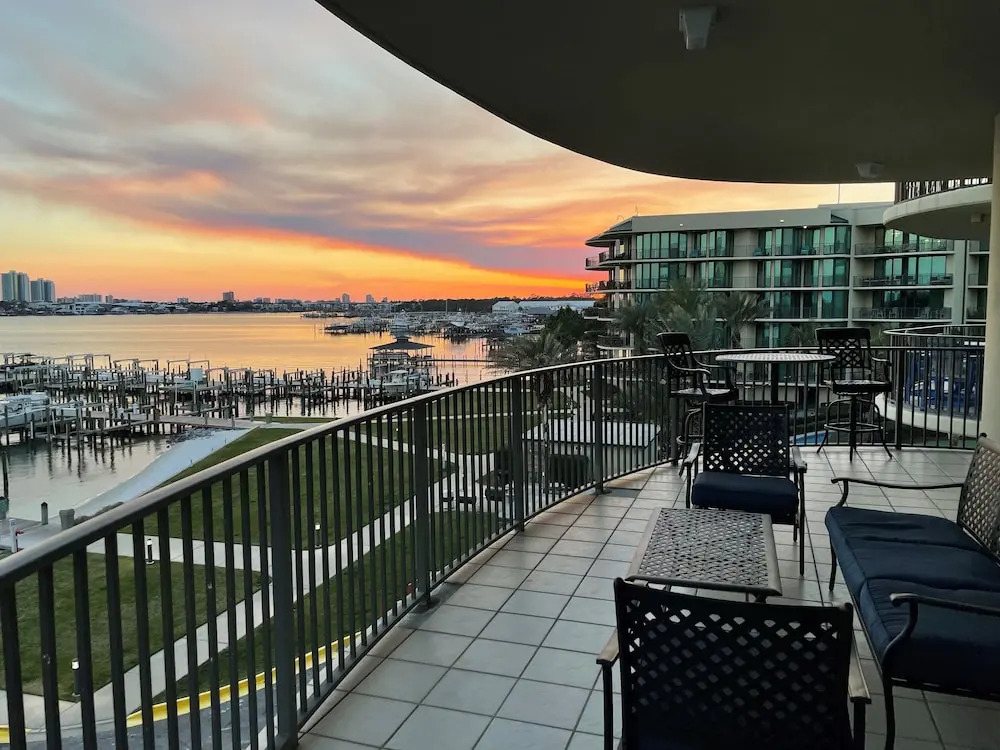 Phoenix On The Bay 1333 - Poseidon House 5 Bedroom Condo