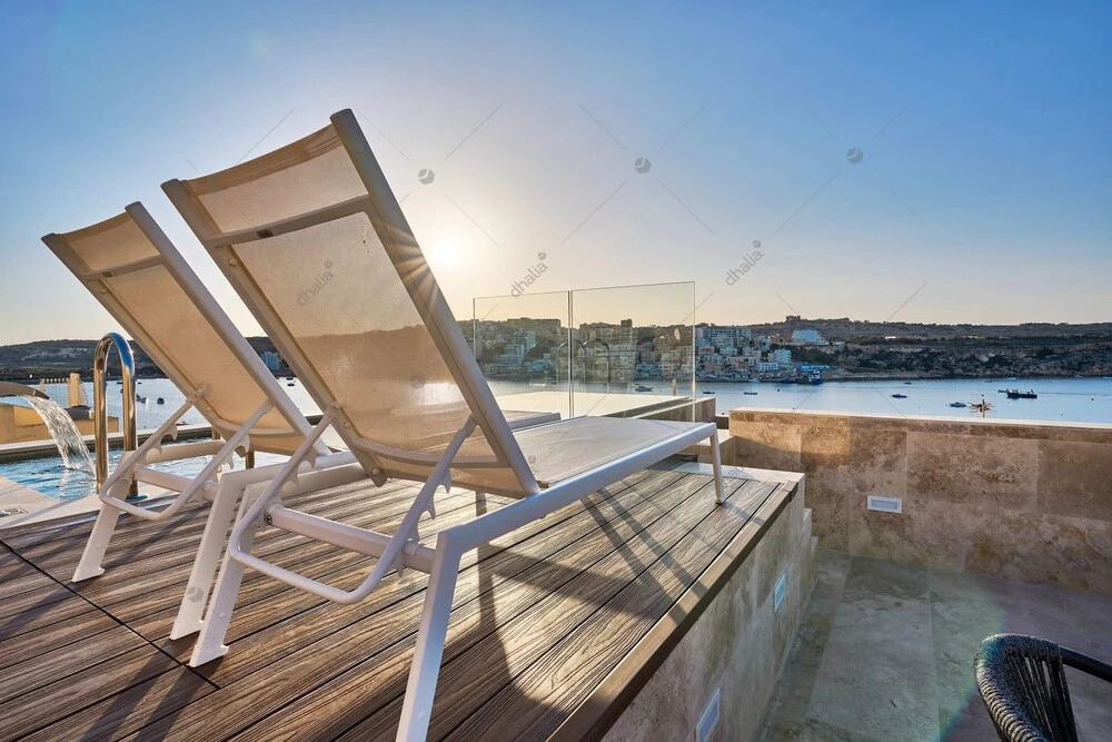 Luxury House With Pool