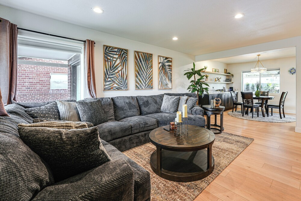 Shop, Swim & Explore: Updated Phoenix Home!
