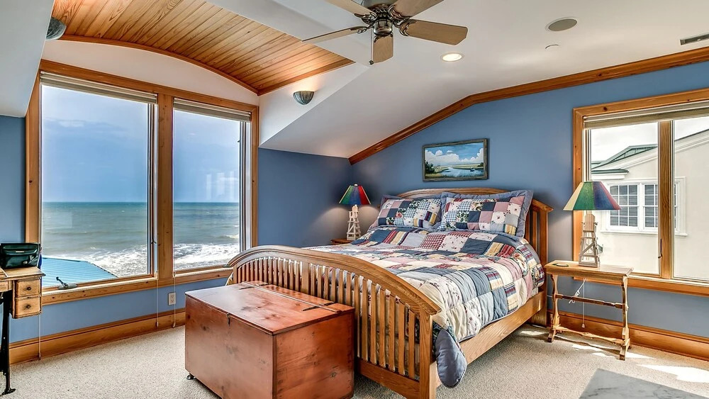 Boat House by Peace Vacations