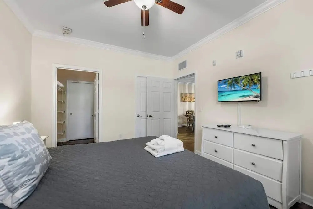 NEW Listing Gorgeous 2 bd Condo