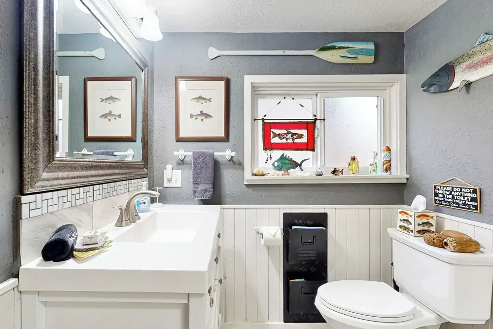 3 BR Cozy Cottage: w/ Hot Tub & Wifi