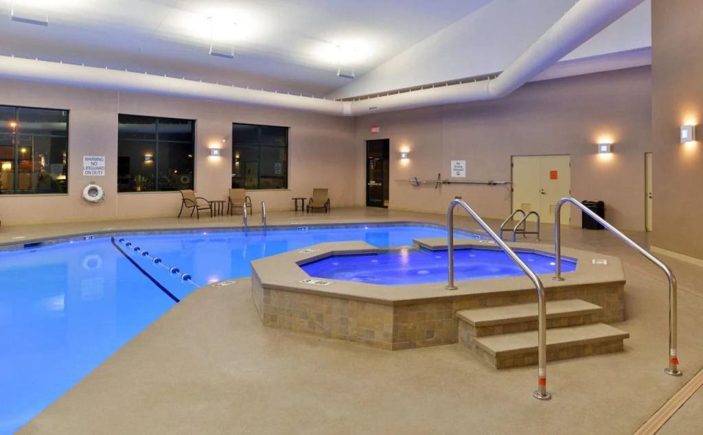 Holiday Inn Express Breezewood by IHG