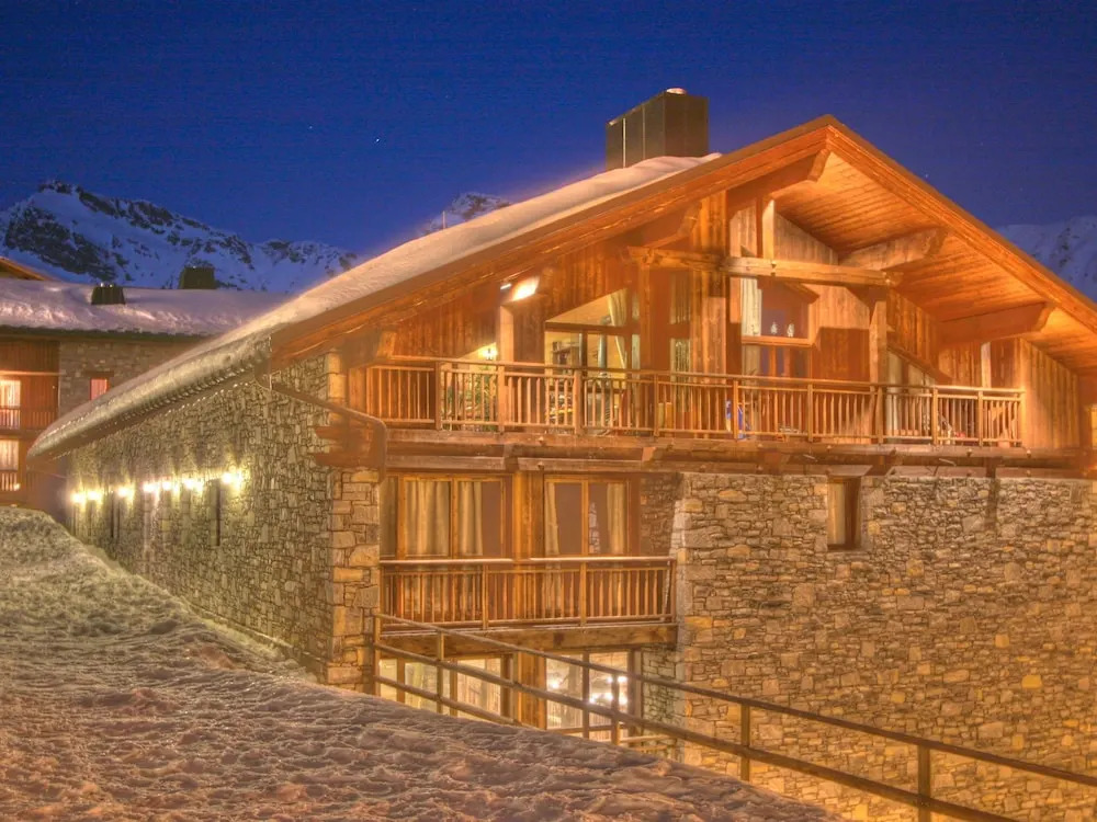 Spacious Apartment in French-italian ski Resort San Bernardo