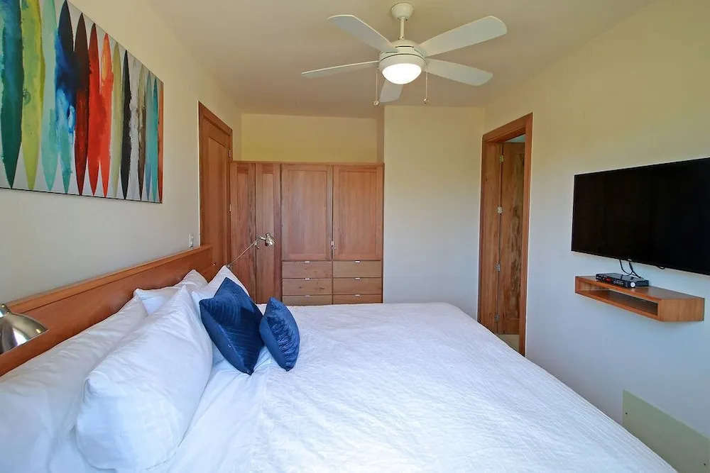 4 Master Suite Villa in Casa Linda