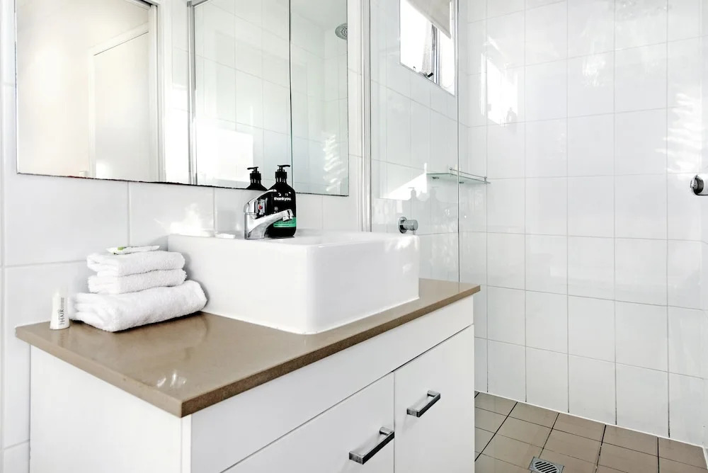 Broabdeach Sleek & Stylish Living