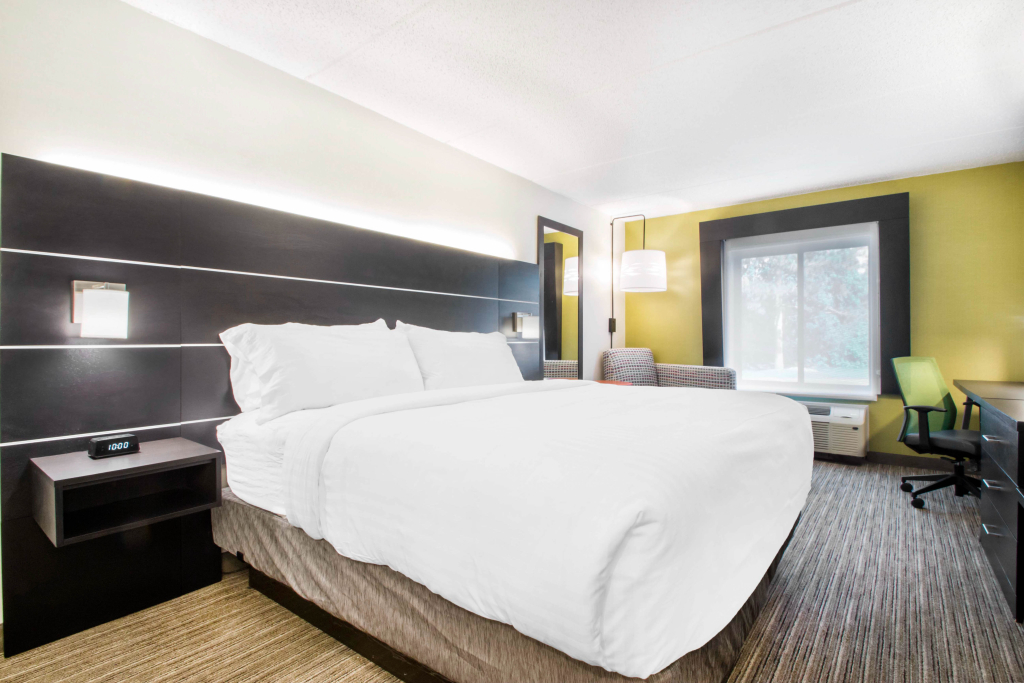 Holiday Inn Express & Suites - Albany Airport - Wolf Road by IHG
