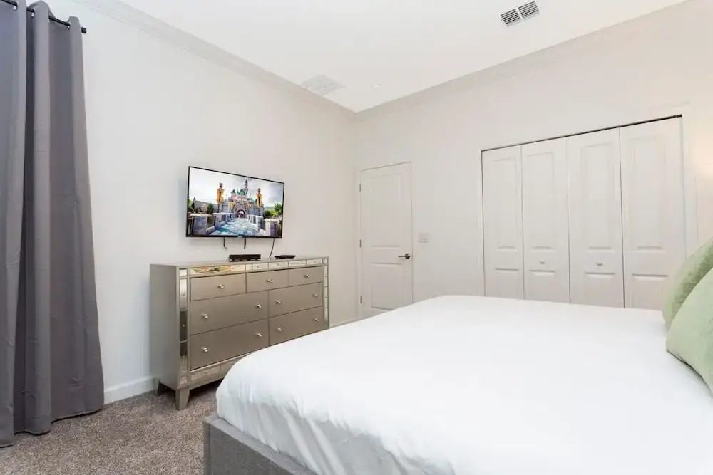 Stunning Family Friendly 5 Bd w/ Pool Close to Disney @ Storey Lake 4242