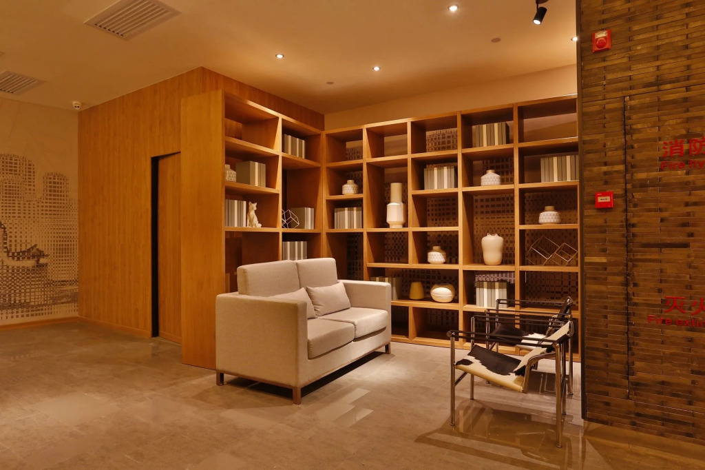 ELITE International Hotel Taikoo Hui Plaza Gangding Metro Station Branch