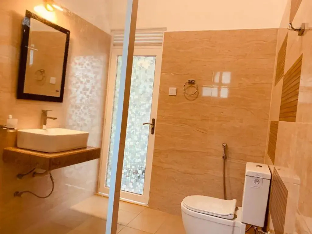 Elegant Lake Yala Safari House