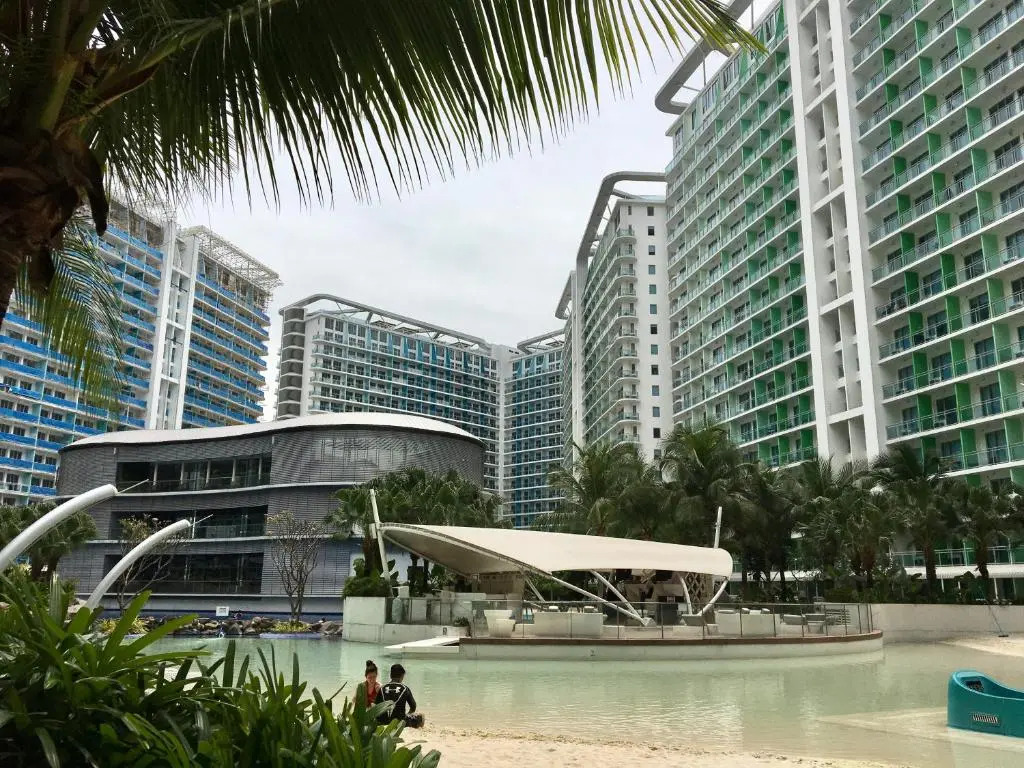 Cozy 1BR w/ Balcony at AZURE