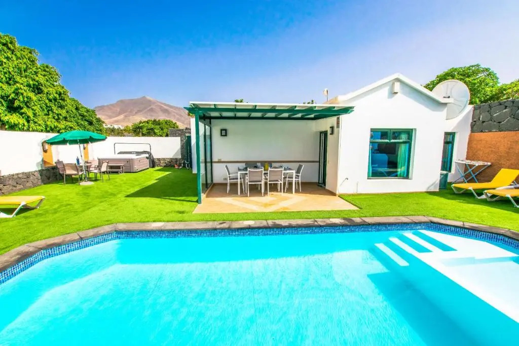 Villa Los Arcos - LH160 By Villas Now Ltd