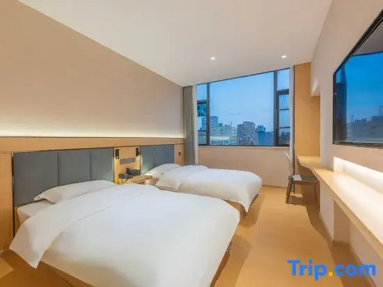 Zhenan Elegant Residence Hotel (Baicheng Railway Station)