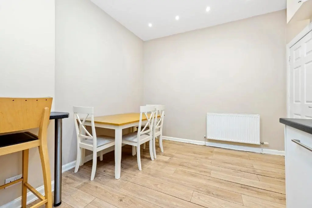 JOIVY Cosy 3bed Family Flat near Leith