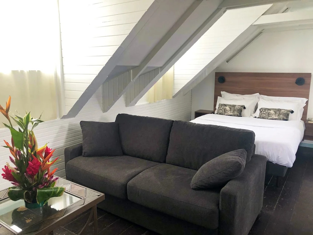 Eclipse Apartment
