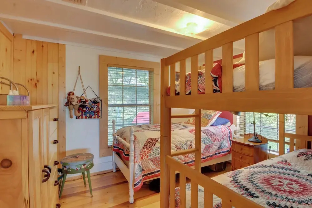 Mountain Cottage w/ Views Near Tail of the Dragon!