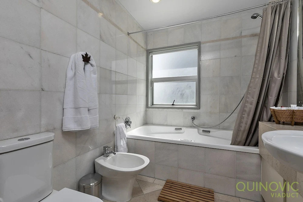 QV Executive Penthouse with Parking - 782
