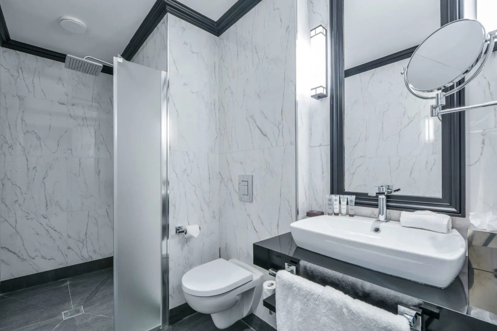 Maison Astor Paris, Curio Collection by Hilton