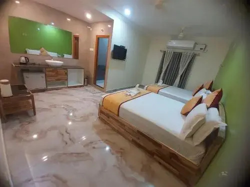 Hotel KNR Grand