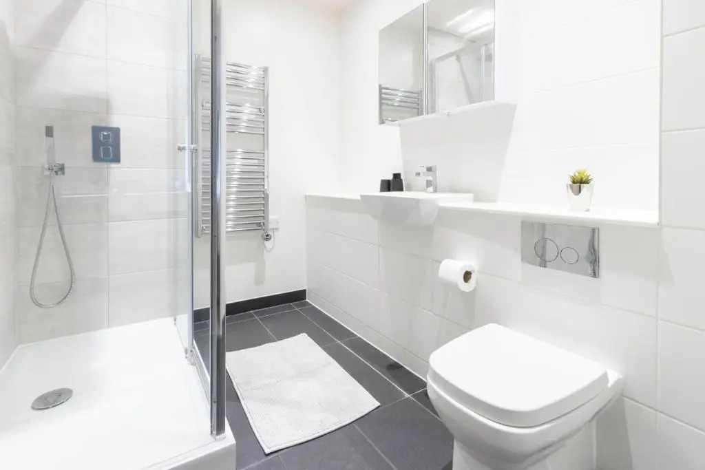 OPP Apartments LH11 - city centre, secure parking, fitness suite, brand new!