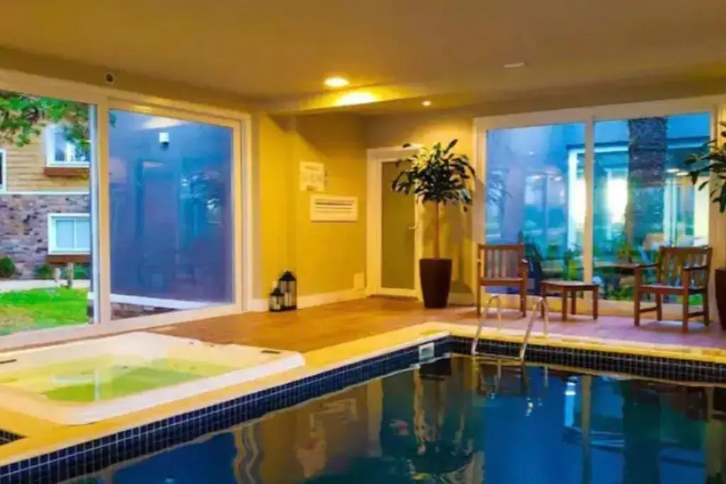 Casa de Pedra - 301D - Apto com piscina em Gramado