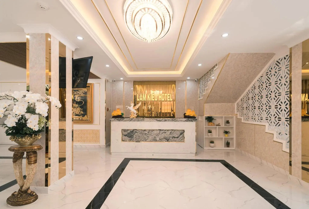 Lam Kiều Hotel