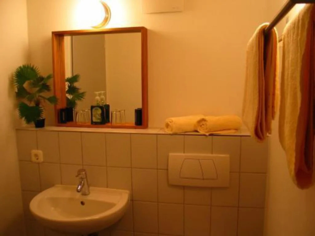 Hotel Vicinity