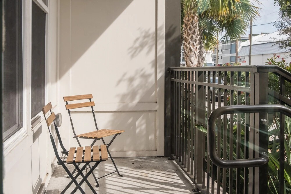 Centrally Located 1 BR and 2 BR Apts with Balcony by Frontdesk