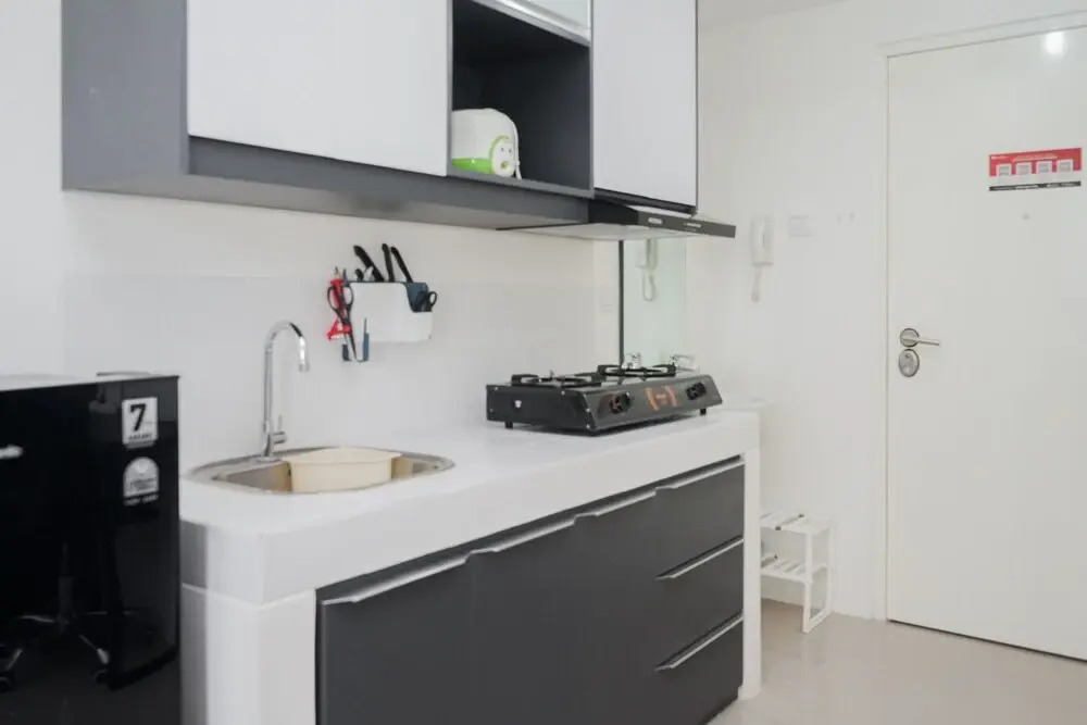 Cozy and Homey Studio at Silk Town Apartment